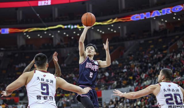 风云突变！上海海港集结日远射贴柱，CBA常规赛版图或变，底气十足，控场能力受关注的简单介绍